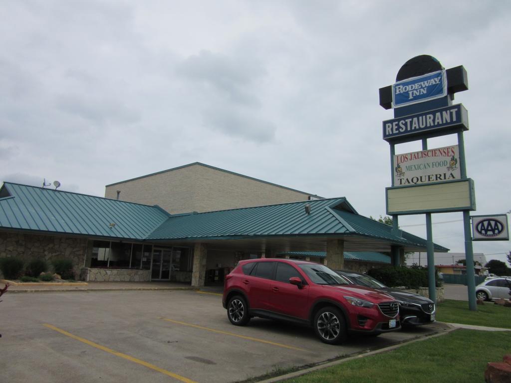 Rodeway Inn Arlington Exterior photo